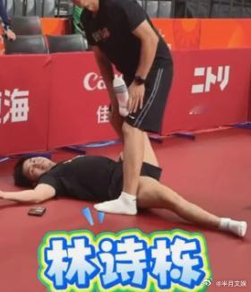 国乒男女队已全员集结训练 国乒男女队全员集结，进场馆训练。名古屋亚运会乒乓球比赛