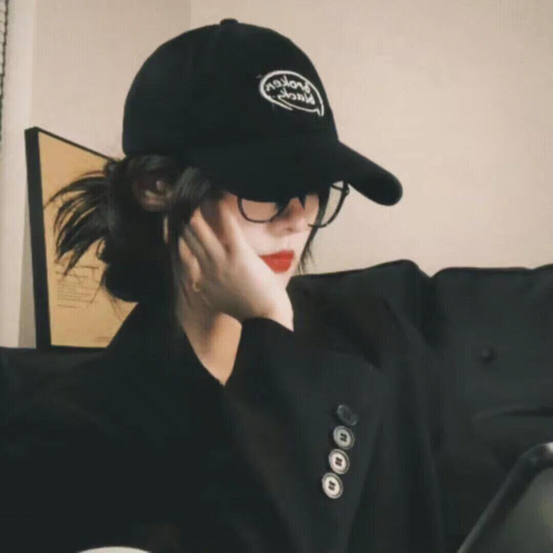 WeChat  |  氛围感拉满的帽子女头 
