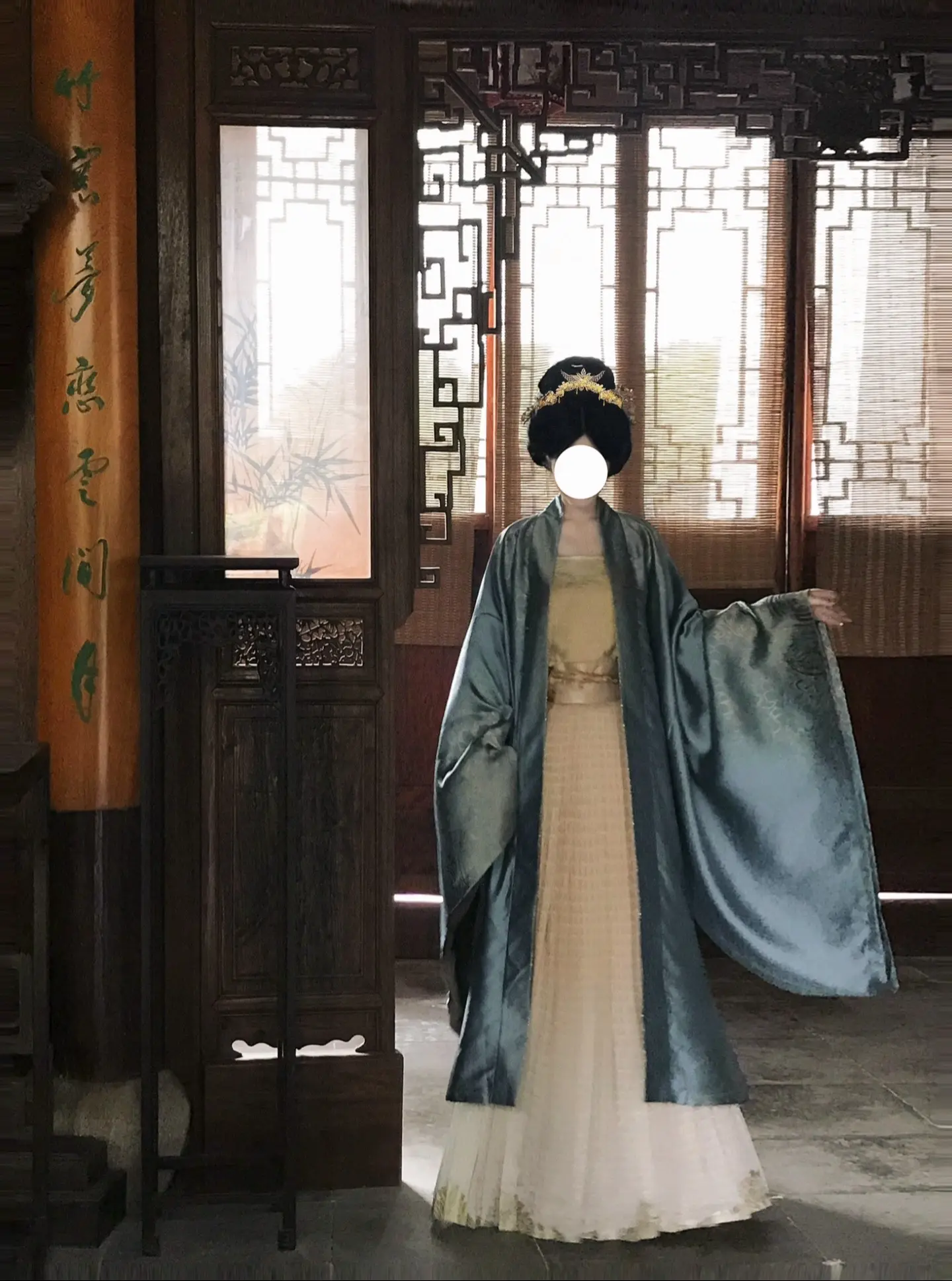 殿下在我的桌上敲击，不是在暗示臣女会来找我吗？ 殿下也很聪明，让臣女想...