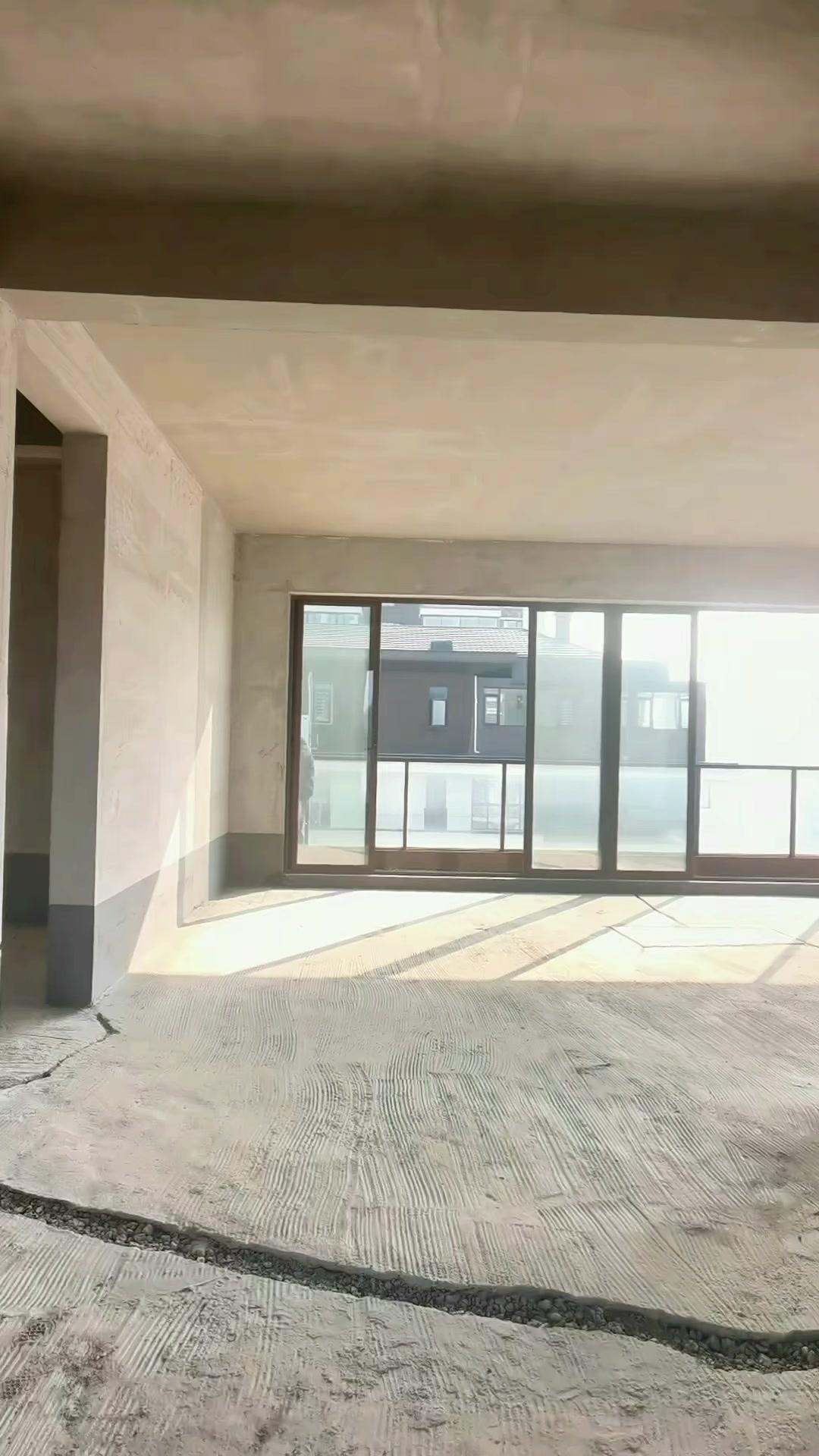 遵义梦想城空中别墅，阳台能当跑道？在遵义梦想城第一次见这种空中别墅，阳台简直像条