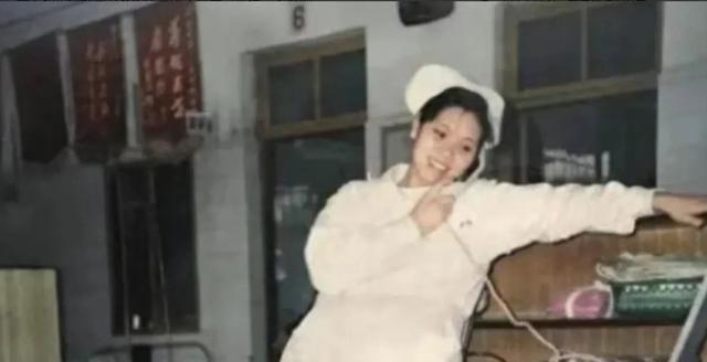 1999年，黑龙江19岁护士收养10岁男孩，将他视作亲弟，12年来始终没有结婚，