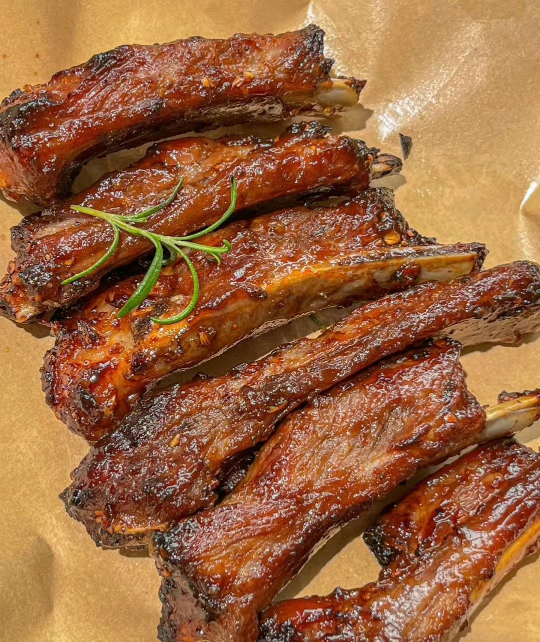 吃一口就爱上的烤排骨🍖🍖无需油炸❗️腌制好放空气炸锅就能搞定 ‼️外焦里嫩❗