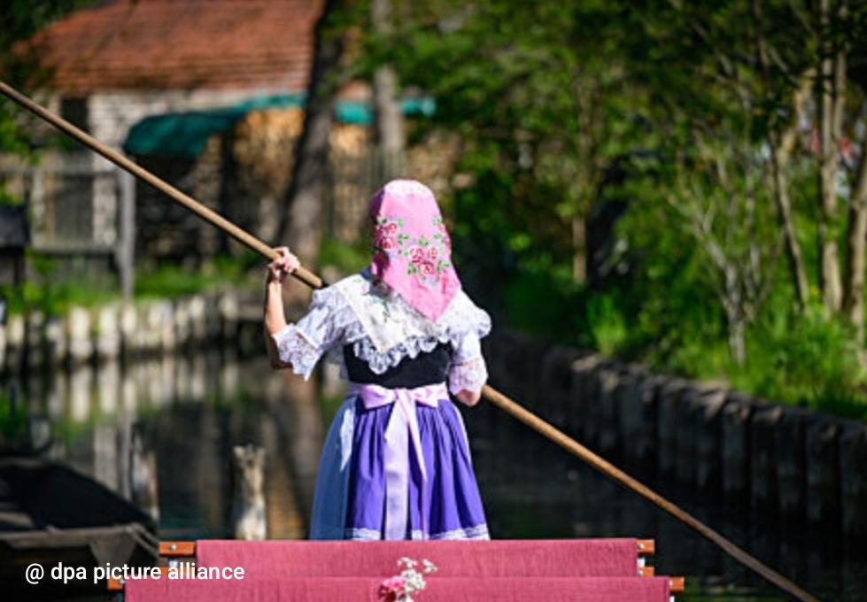 施普雷瓦尔德（Spreewald）位于柏林东南部，是一片由河流与洪泛河滩构成的独