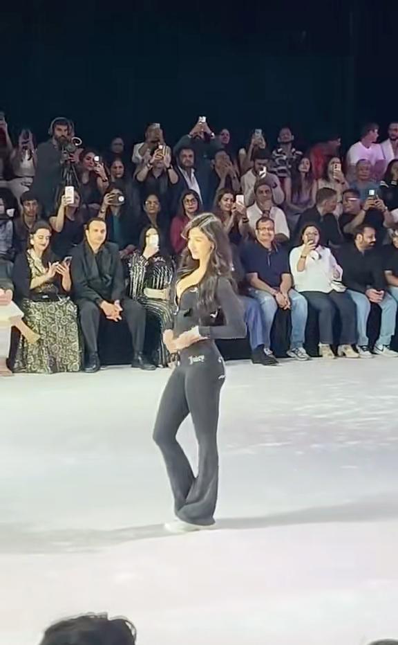 迪莎帕塔尼时装秀现场。