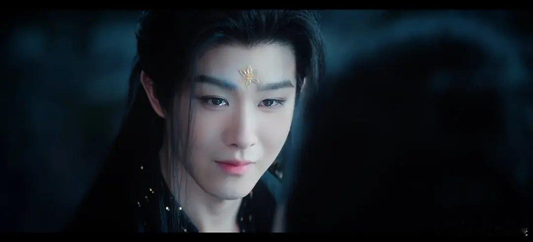 没人觉得郭四这张图片拍的真的很丑吗？ 