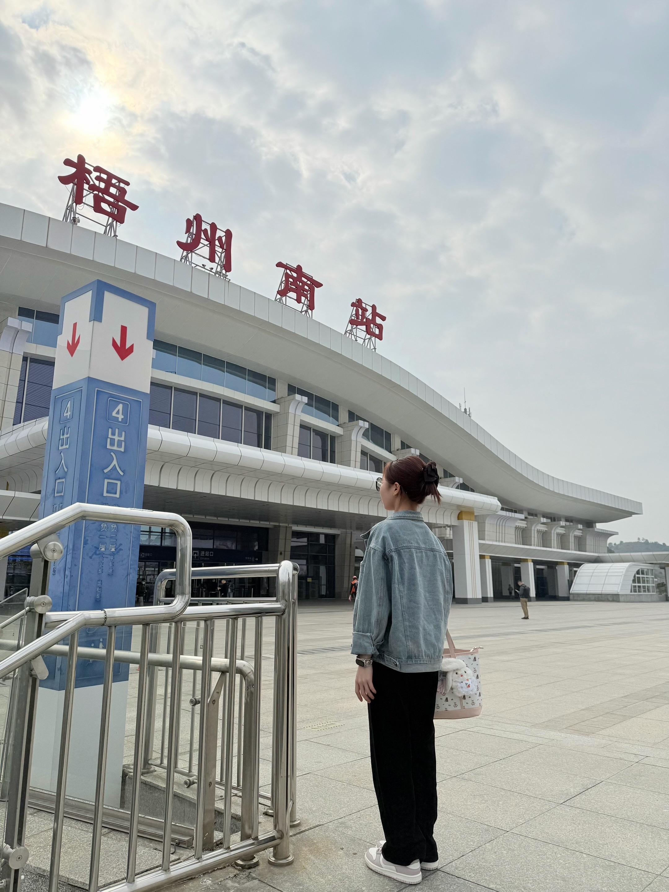 我那么努力在你生命中留下痕迹 到头才发现你我之间不过尔尔