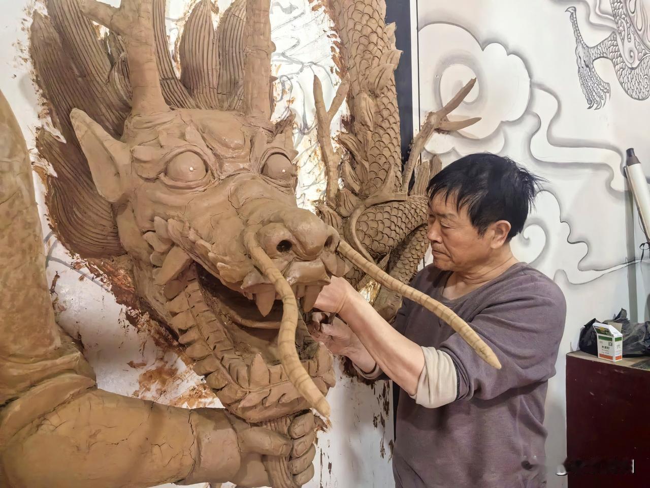 李志荣泥塑创作掠影
李志云，甘谷六峰镇中洲村人。现为天水市民间文艺家协会会员，甘