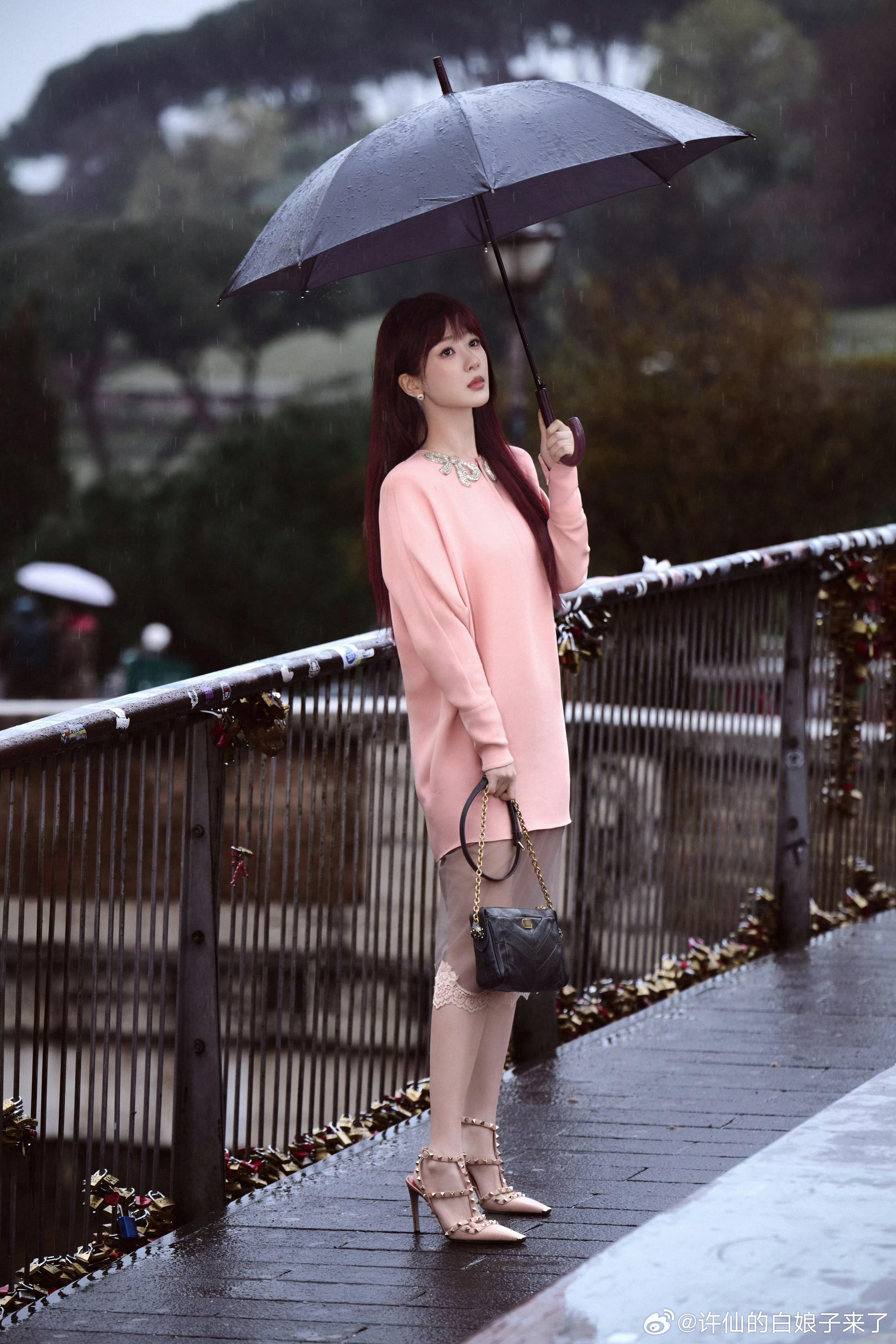 感觉紫妹又成熟大气了许多～～ 