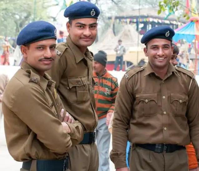 从中国运往巴基斯坦的精密机床，在印度港口被扣了。扣了就扣了吧，结果上海海事法院一