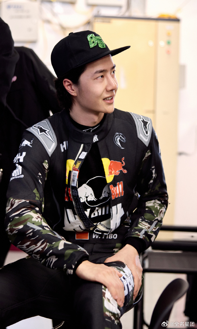 王一博季前测试day2 王一博在速度里找平衡王一博季前测试 day2 王一博在速