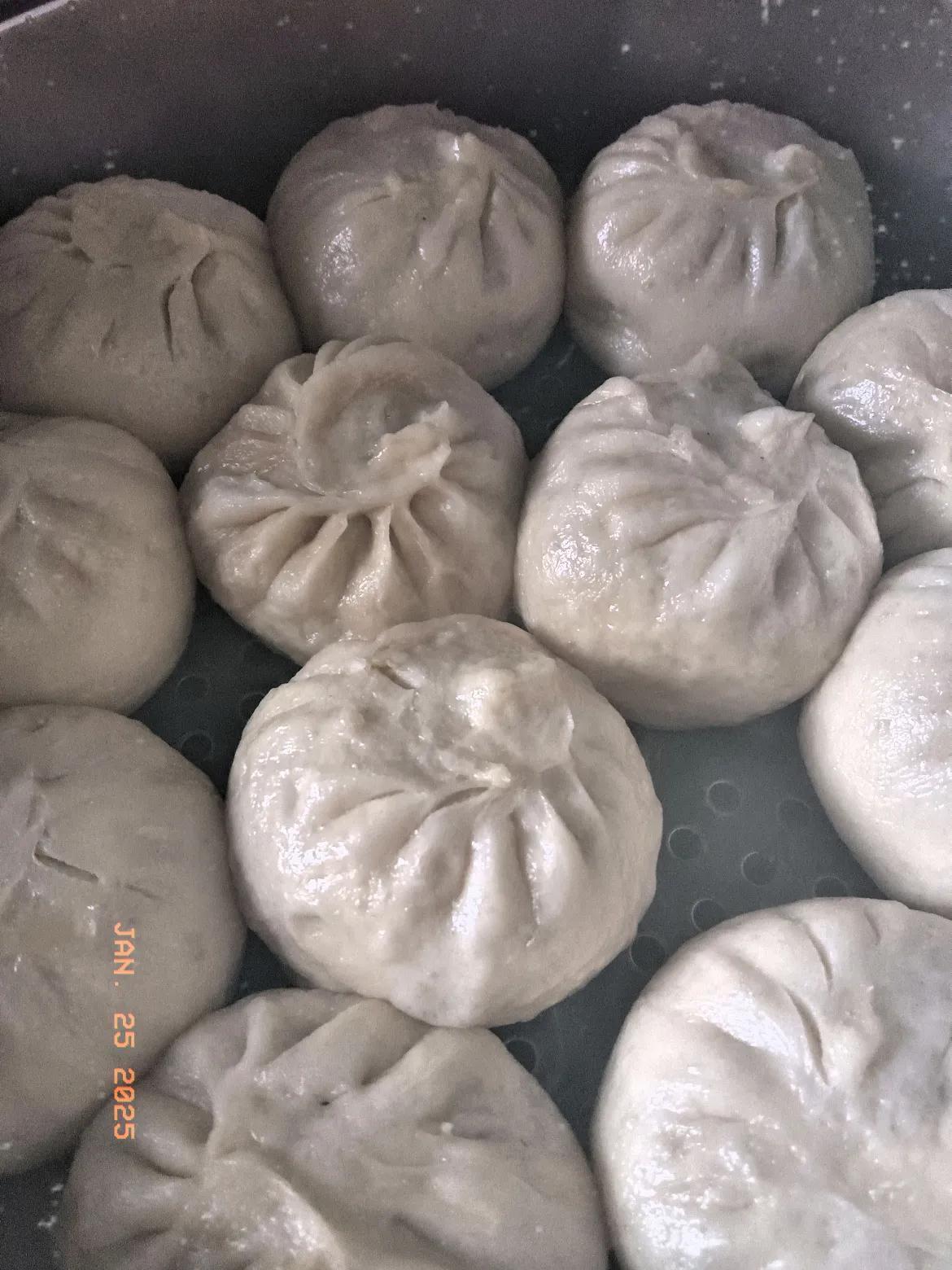 平时蒸馒头的水平那可是相当不错的🤣 这次这么用心地去蒸馒头，结果却不尽如人意，