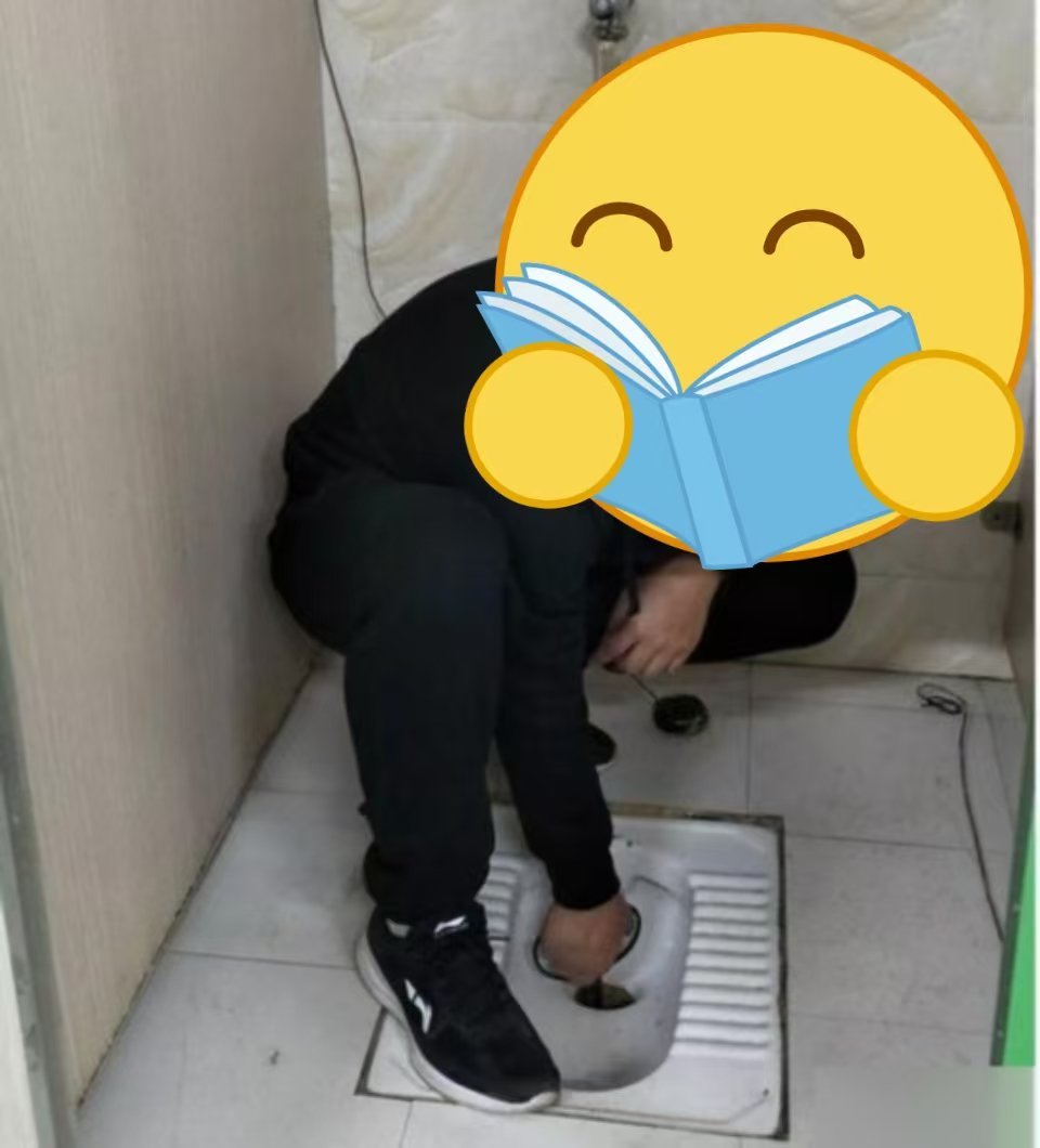 天津礼兴中学保安捞钥匙解师急 在天津市蓟州区礼兴初级中学，一位老师上课前遭遇惊魂