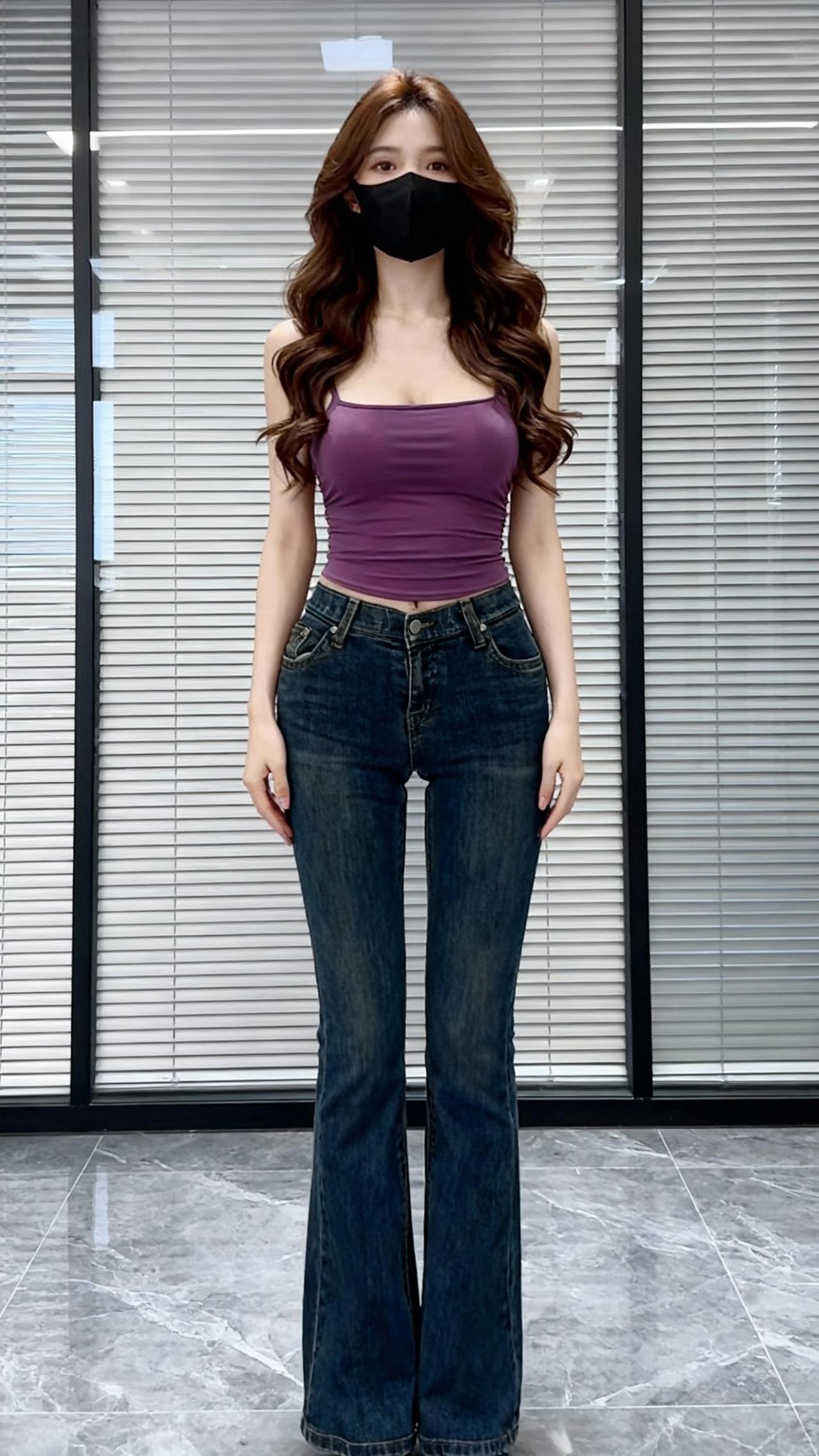 牛仔裤如何搭配更时髦自己喜欢就行，想怎么搭配就怎么搭配