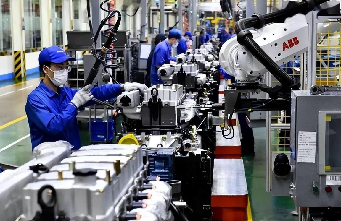 美国人怕是算错账了！一觉醒来，中国的经济版图上，凭空多出了一个3.36万亿的“新