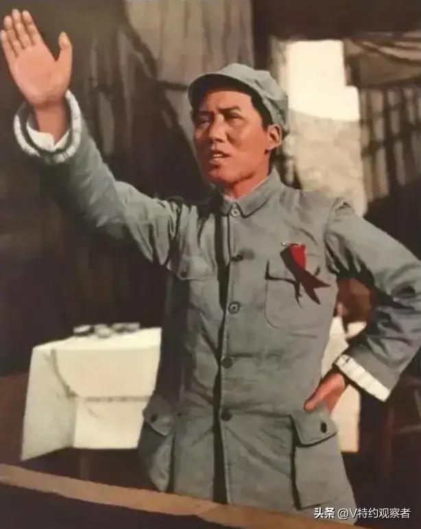 夜半三更呦…盼天明，
要想盼得亲人红军来，
岭上啊开满了映山红，
工农红军会师井