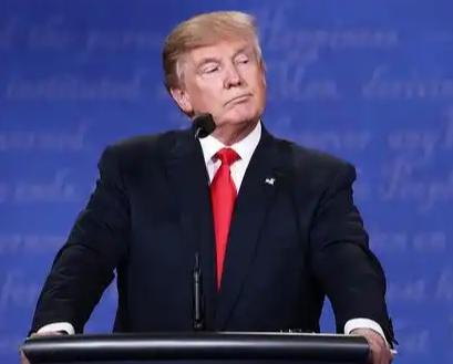 特朗普是导演，中日是演员，正当中日互斗，两国关系陷入历史最低点时，特朗普宣布向台