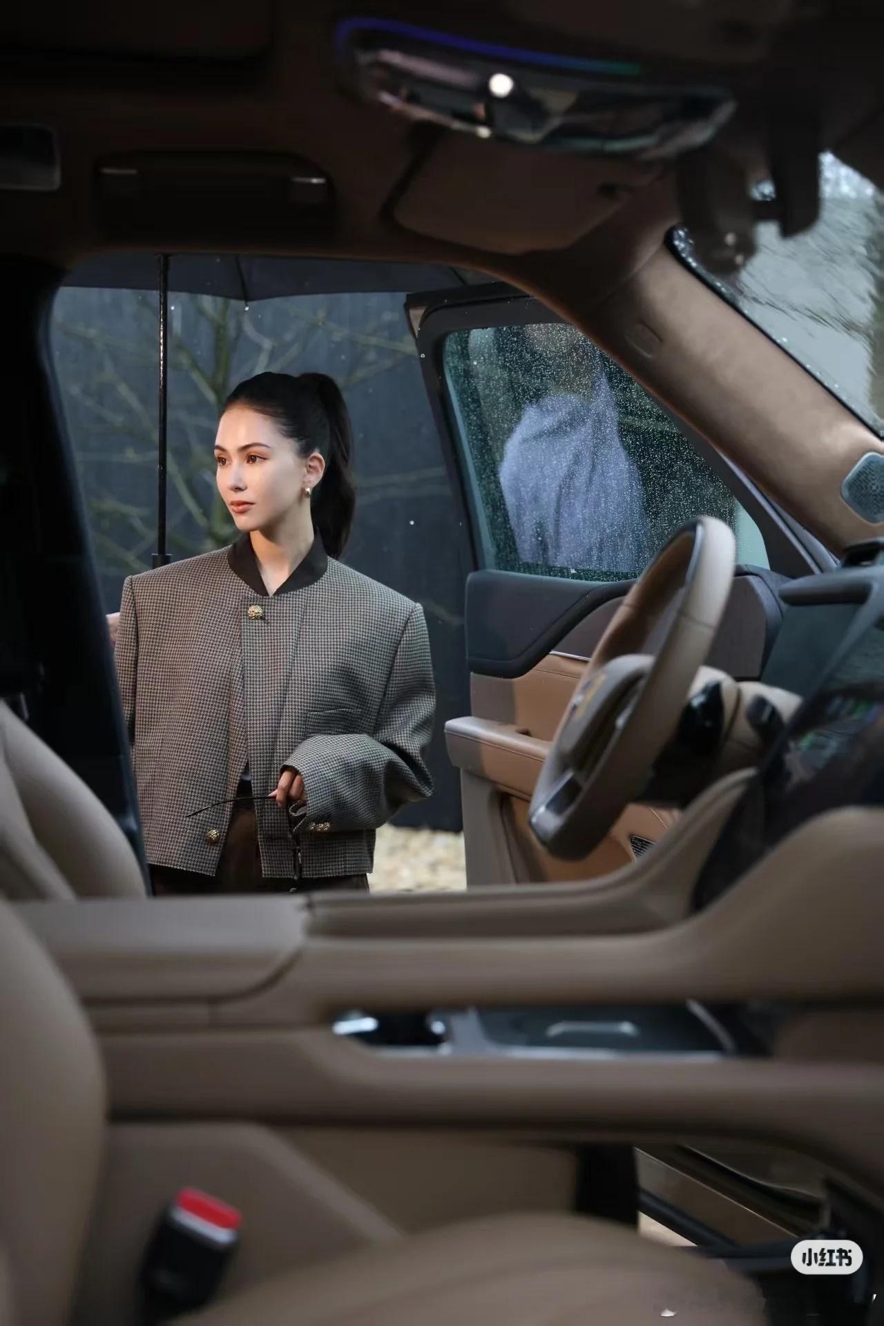 小红书刷到的，仰望U8L请了昆凌！？昆凌 仰望仰望汽车