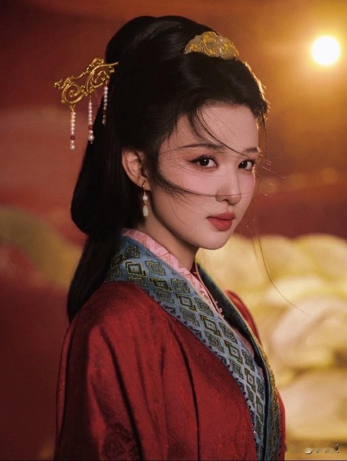 王楚然春晚狂揽65万粉，
口碑瞬间回暖，
核心真相就俩字：


好看！

不得不