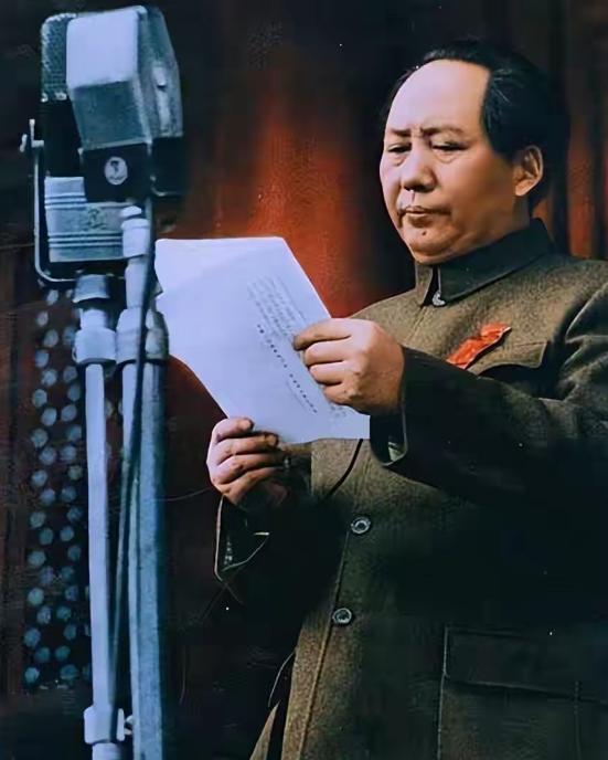 毛泽东五次“越线”：不按国际通行规则行事，为何反倒撑起中国的硬骨头？

1949