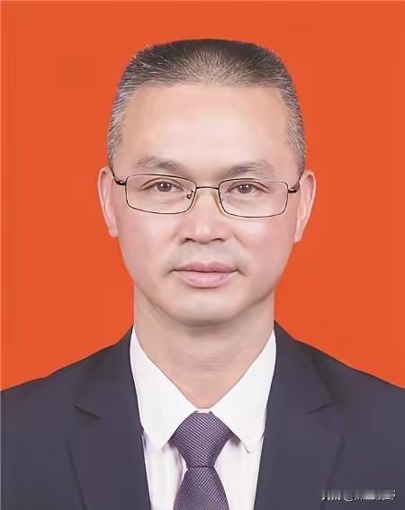 1997年，19岁战士为救人而牺牲，父母几度昏厥，可谁料20年后，战士母亲病逝，