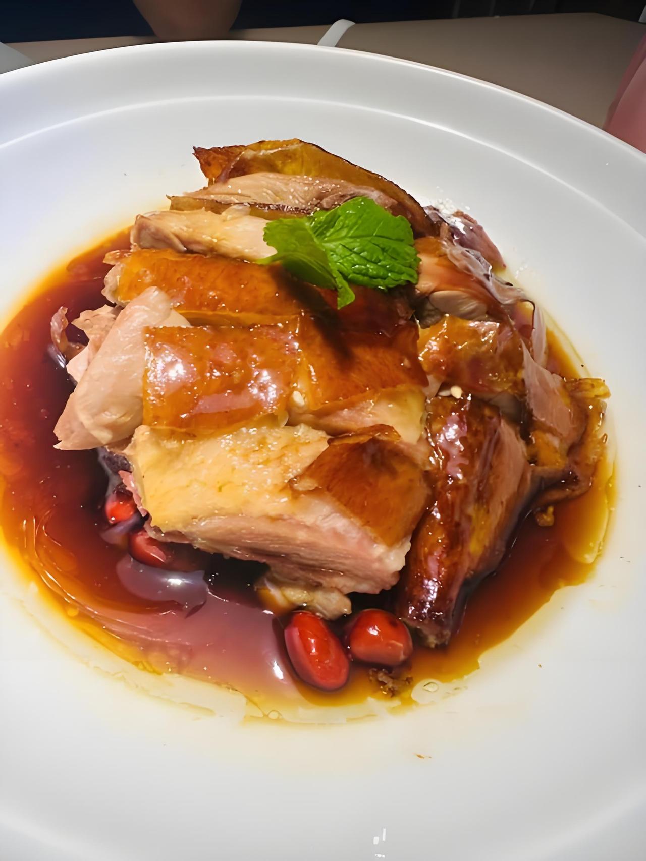 伏期快结束，饮食得讲究清淡且滋阴润燥。我超推荐鱼肉珍珠丸子，做法简单还好吃。把鱼