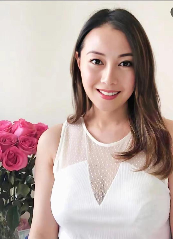 亚洲脸，欧洲身，完美的女神！ 