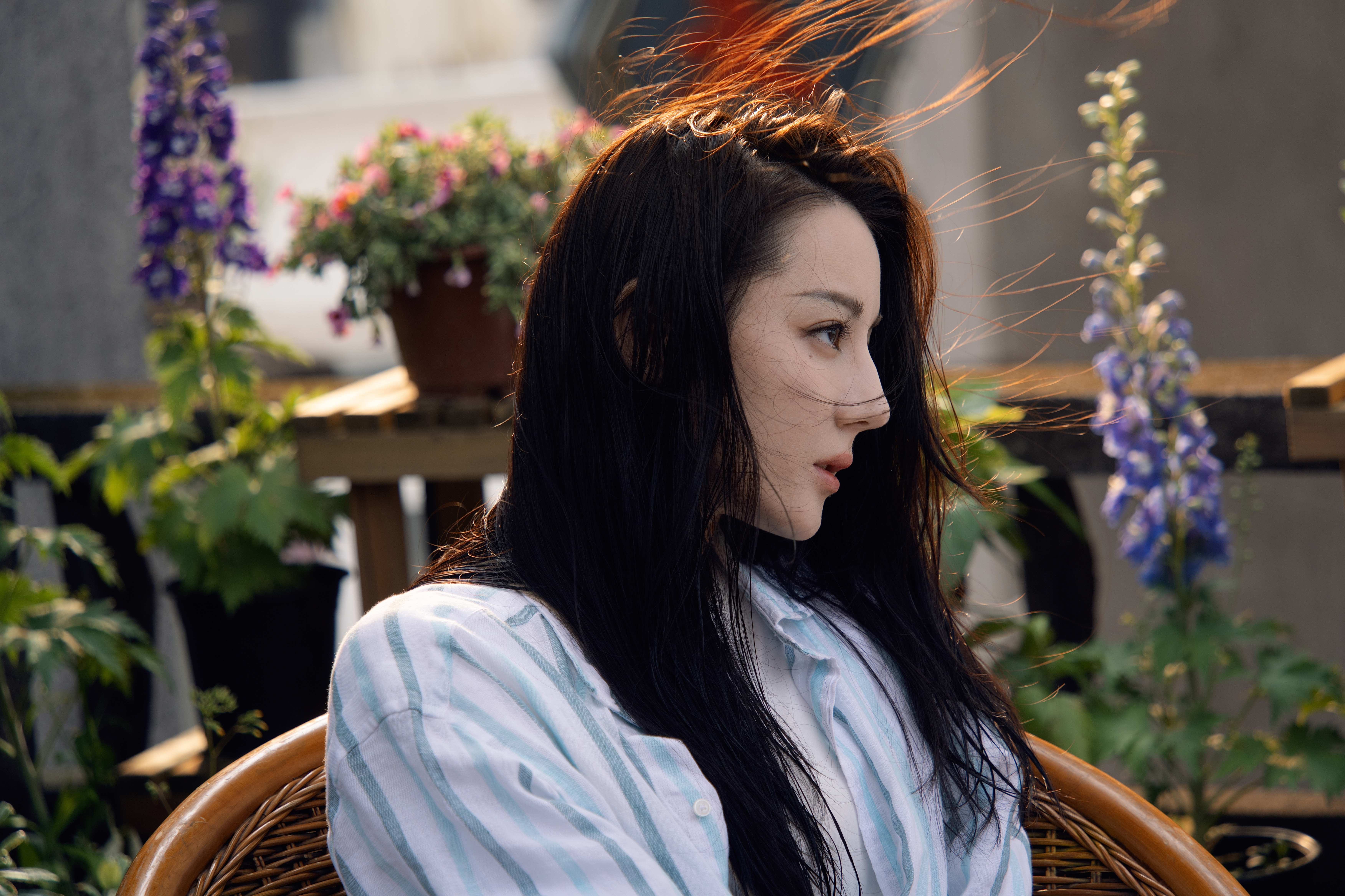 迪丽热巴陪聂九罗找到内心的答案迪丽热巴聂九罗湿发剧照聂九罗找到内心的答案阳光照耀