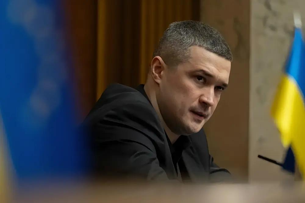 35岁能够上任乌克兰的国防部长，肯定有两把刷子。乌克兰国防部长费多罗夫称:“乌克