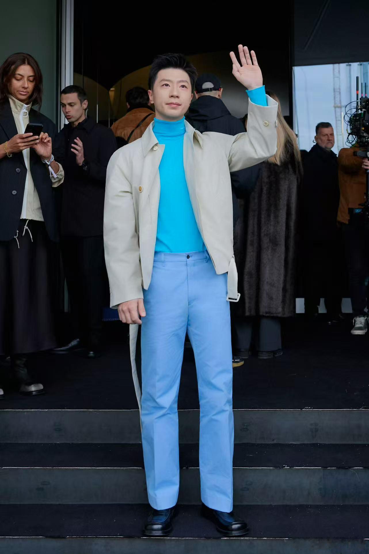 马龙祝大家马年一起啪嗒啪嗒 在马年里，祝愿每个人都能像马龙一样，在追逐梦想的旅程