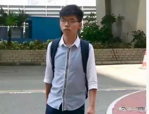 乱港分子黄之锋：2017年8月，被监禁6个月，2020年12月，被判监禁13个半