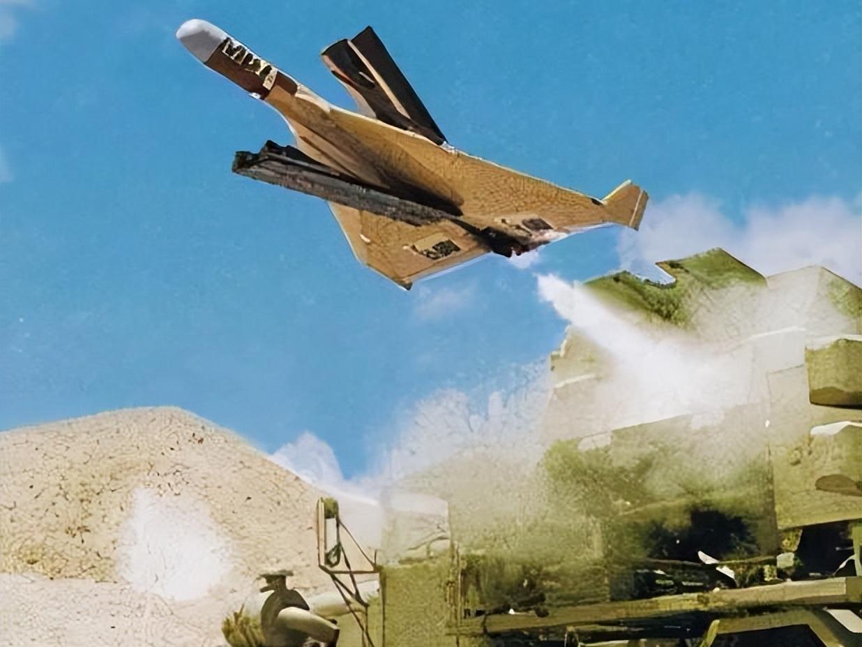 今天美伊冲突进入第六。伊朗袭击了以色列国防部大楼。
胡帅武装也向以色列发送了导弹