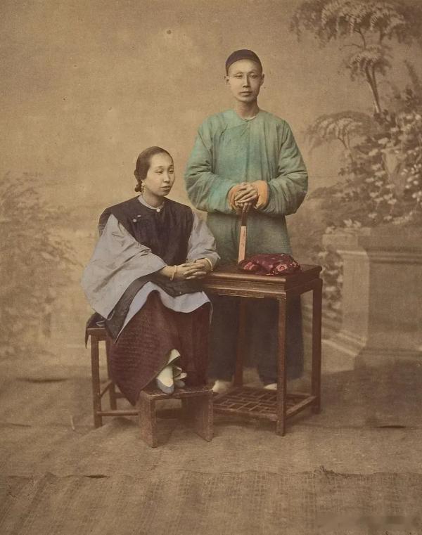 大学士醉酒强占丫鬟，多年后雍正下旨：给你的小妾跪下1697 年，当朝大学士尹泰喝