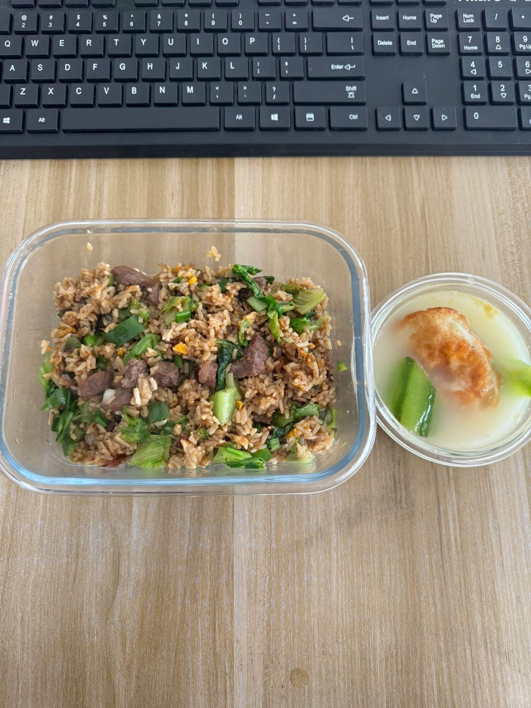 带饭428天，舍友用完的姨妈巾直接扔床上（丢）
