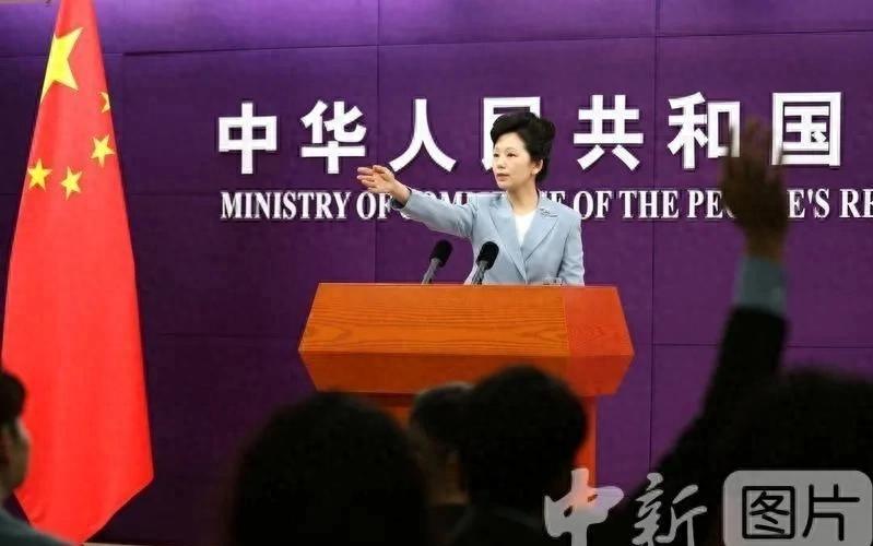 嘴上要对话，手上搞制裁，搞双重标准的恰恰是美国自己。美财长：中国日前在水面下做了