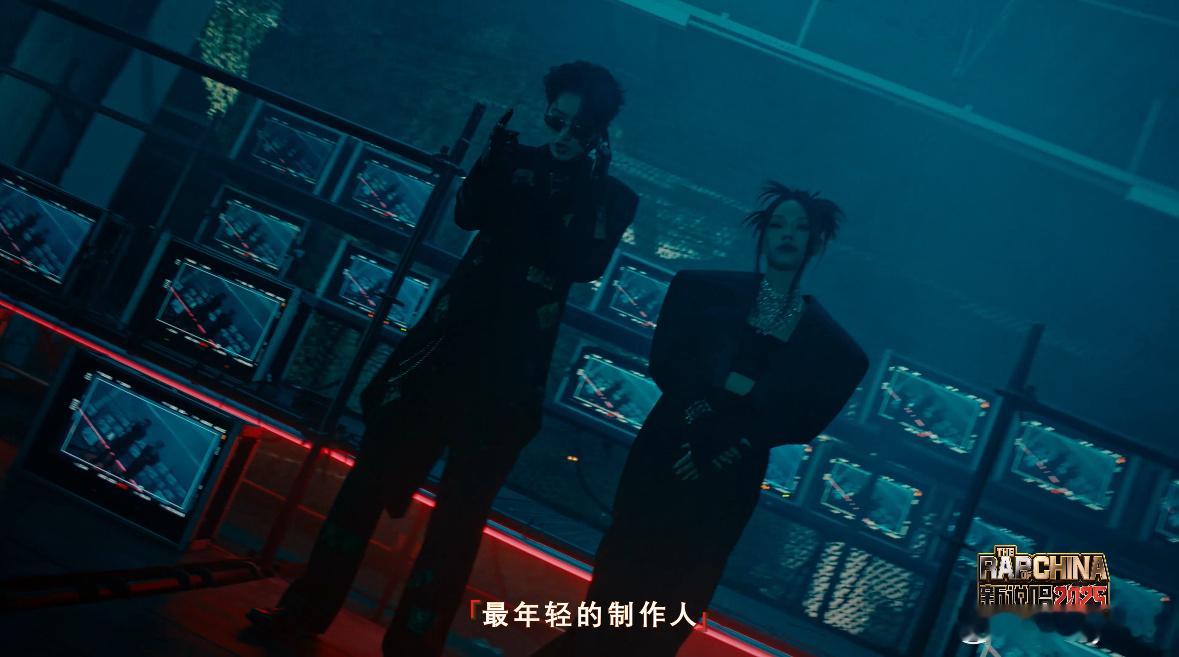 严浩翔谢帝体型差说唱巅峰对决2026俩人的身高差怎么这么萌啊，一大一小同框画面看