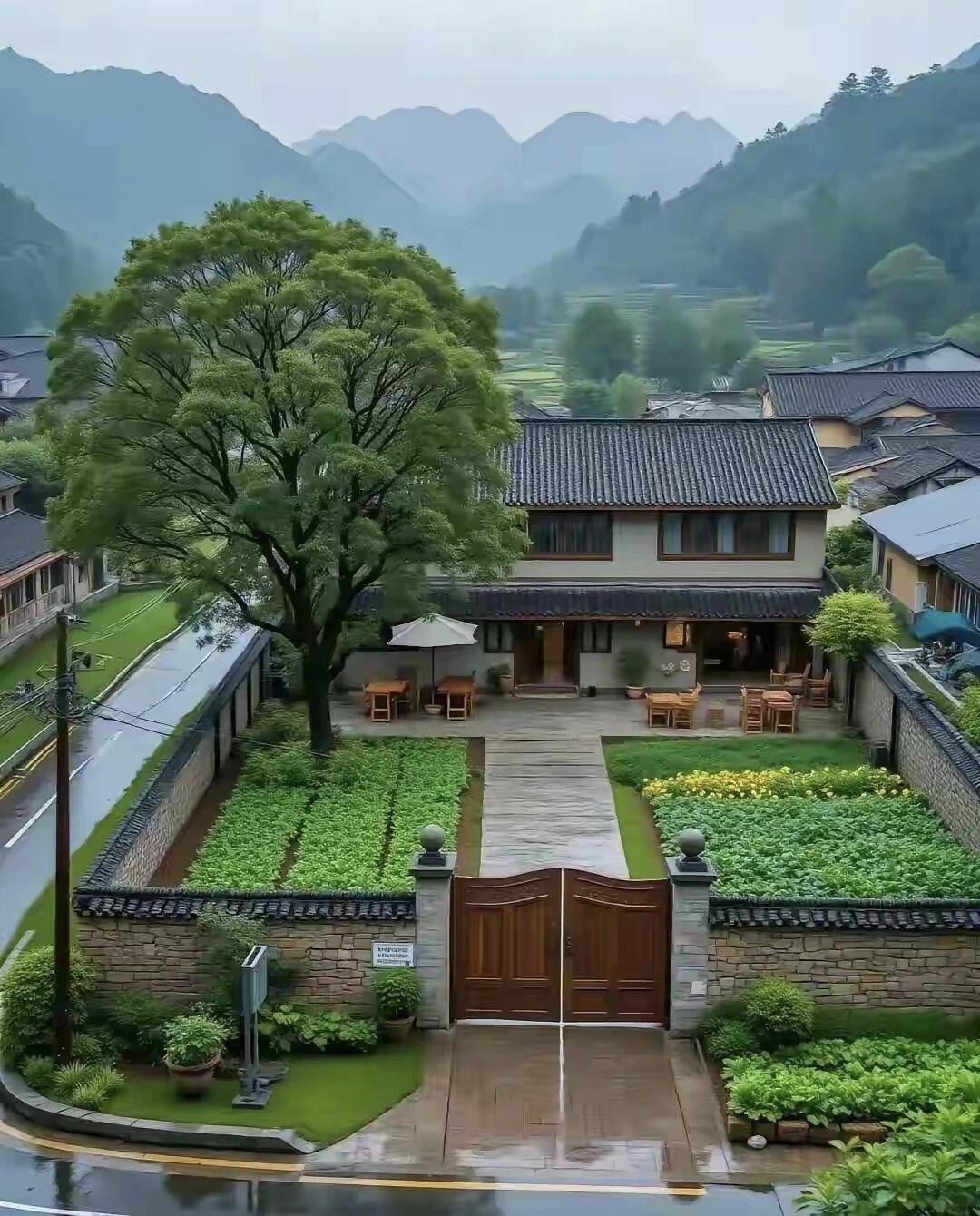 如果你向往“采菊东篱下”的悠然生活，那农村的一方院落、几垄菜地，就是最实在的幸福