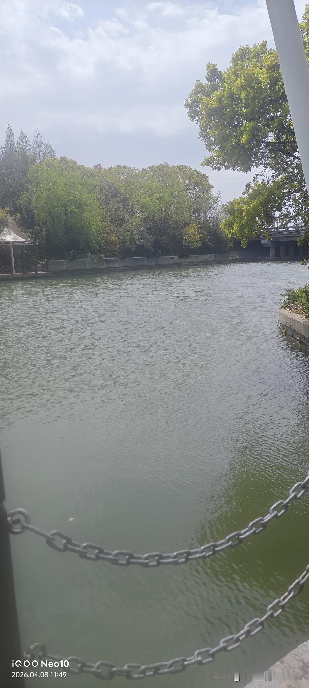 26床对我说年前在我房间住了几天的23床病人，不是挪到5楼了，每天还要上楼几次，