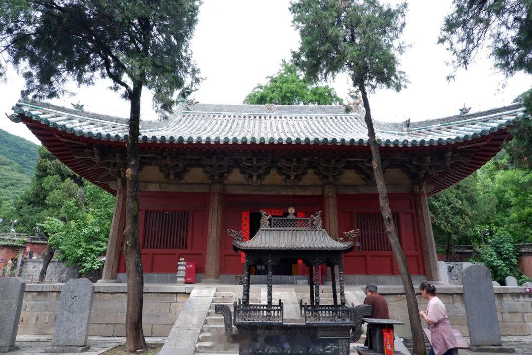 登封 初祖庵离常住院步行大概15分钟，一路都无人。包含在少林寺门票内，但游客极少