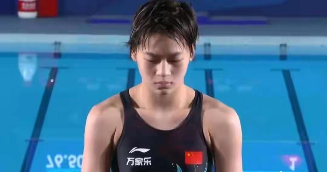 19岁的全红婵回乡跳舞瘦了整圈，留长发被怀疑放弃跳水，其实她在调养恢复伤病，准备