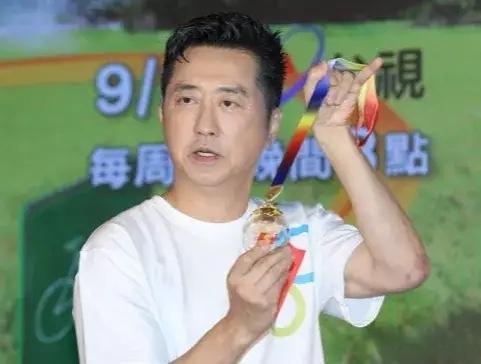 庾澄庆否认好声音转椅子收钱！

庾澄庆罕见参加活动，有媒体问到李玟和好声音的事件