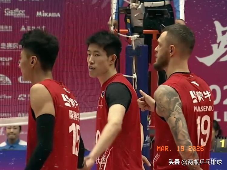 青岛兴岛呦呦缺兵少将，副攻主打，在男排半决赛首回合1-3惜败于保定沃隶！
3月1