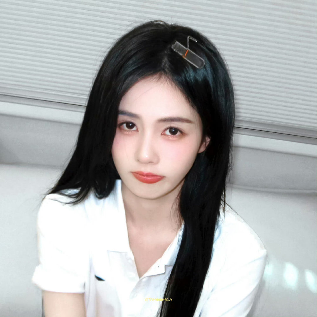 亲吻你的脸颊肉      拥抱彼此，是我们之间的心照不宣★白鹿蓝月亮至尊全球代言
