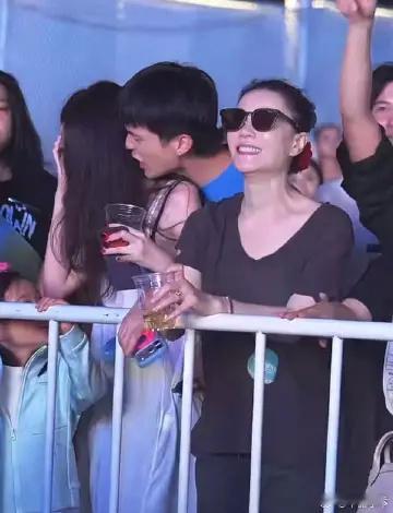 Ryan 性骚扰 王菲也很迷啊，她目睹自己的好朋友对着跟自己孩子差不多的女性动手