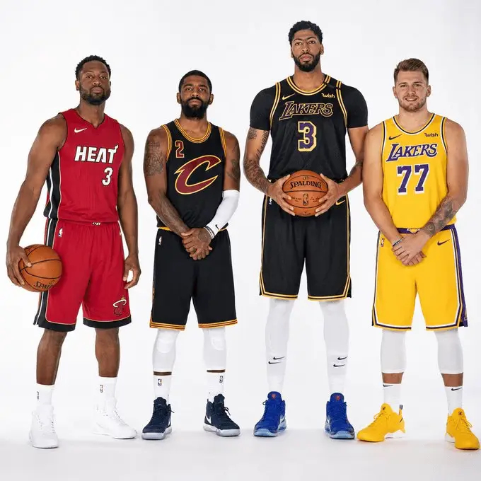 LakeShowYo：下列4名球员中哪位是詹姆斯合作过的最佳队友？詹姆斯阵营立场