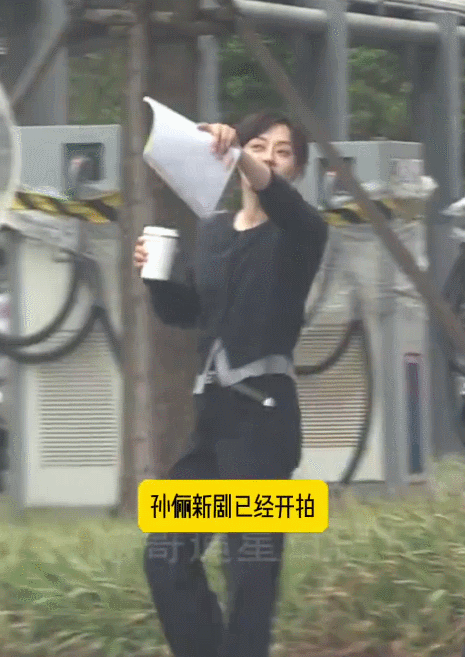 孙俪、吴慷仁新剧《执迷》路透蛮新奇的组合，期待一下[并不简单]#孙俪吴慷仁新剧开