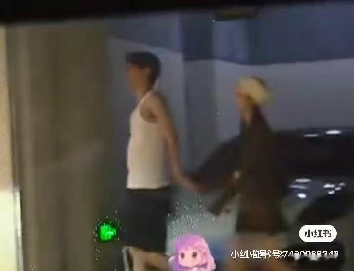 若若的包是9月份新款若若的包是香奈儿9月新款若若的包是9月份新款，啊这这这，蛙趣