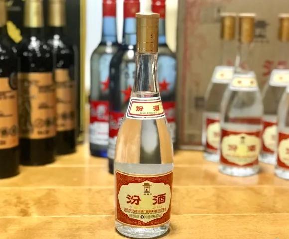 中国4大“失败酒”明明酒质了得，却被当成差酒？

黄盖玻汾“百元之内，玻汾无敌”