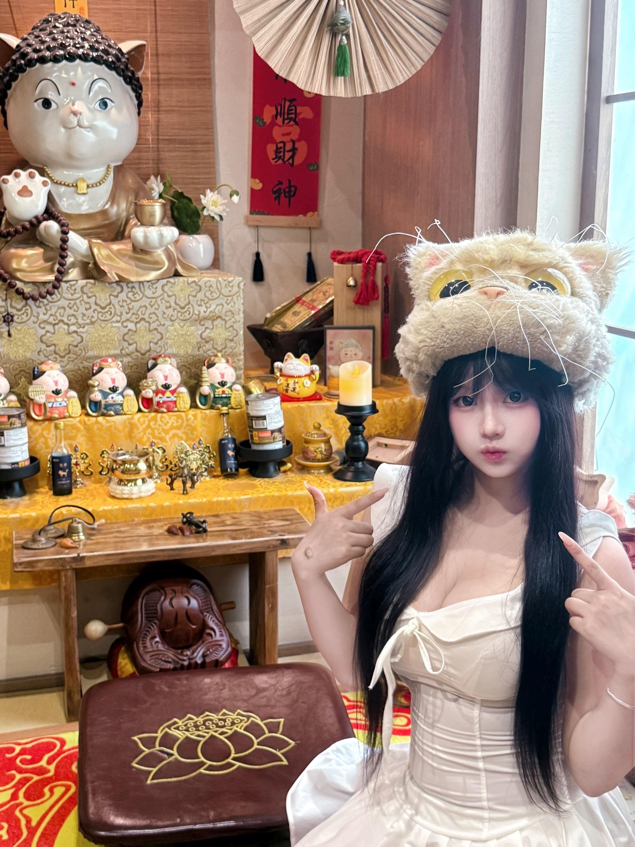 拜见猫猫大人^⦁᎑-^ ੭