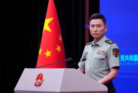 美日两场大军演在西太平洋同步铺开，解放军同一天甩出东风-17实战发射画面，时间卡