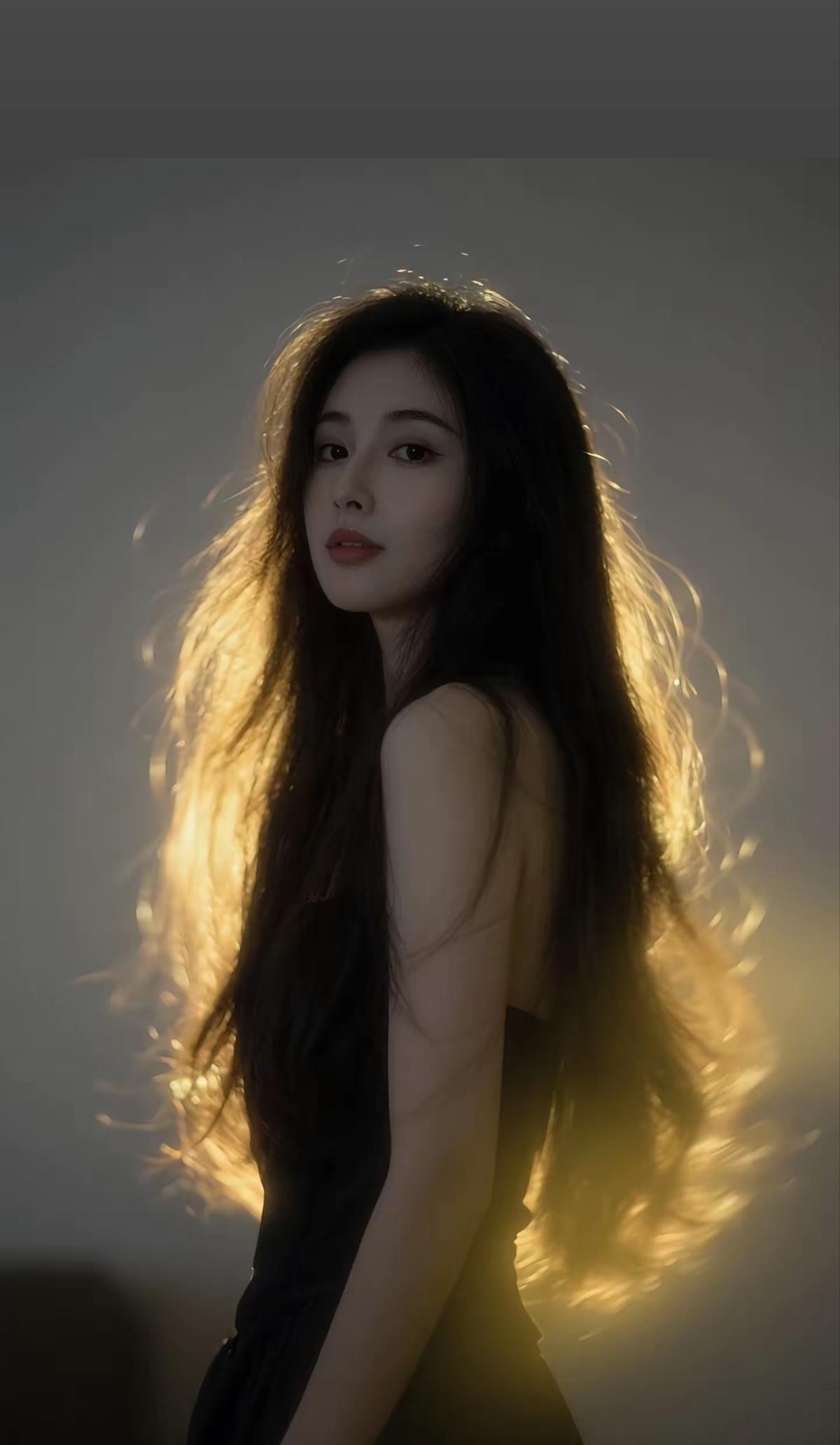 真的爱一个人的时候，无论他走多远多决绝，只要他重新站在你面前，你就无法停止去爱他